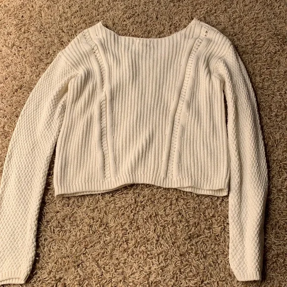 White cropped sweater - Picture 2 of 2
